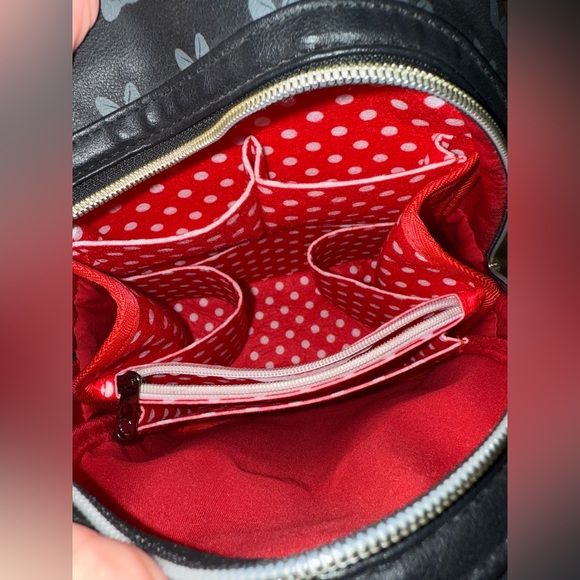 Minnie Mouse Loungefly mini backpack - Picture 9 of 9